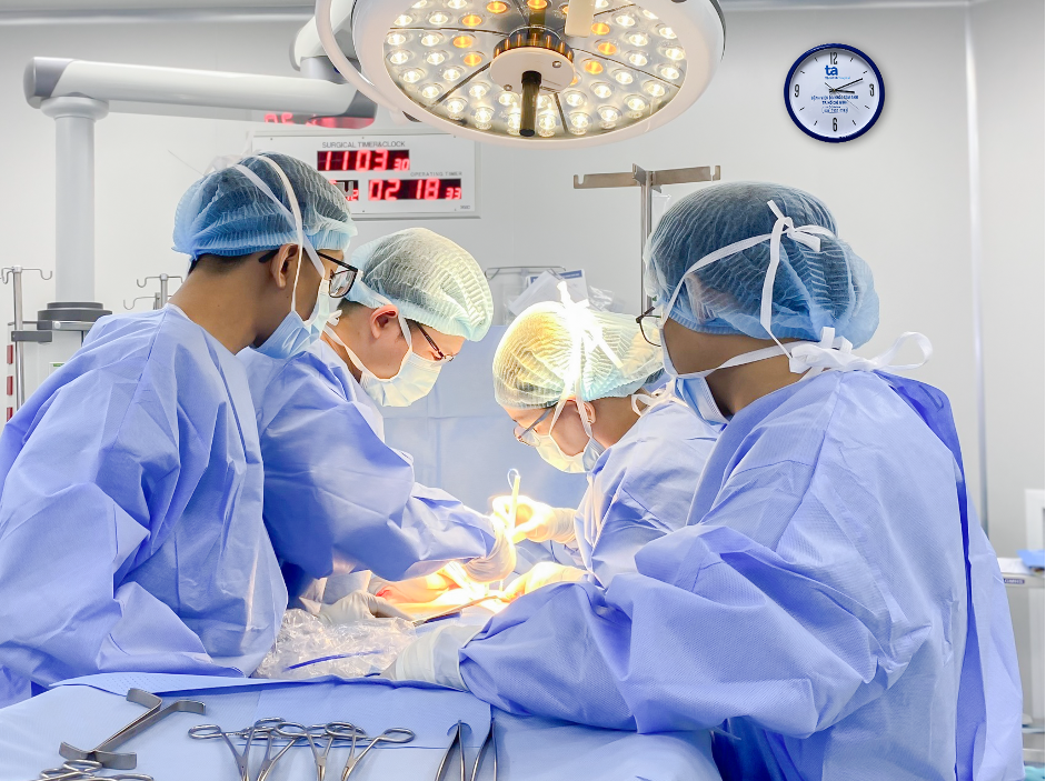 Ba phụ nữ một gia đình mắc ung thư vú