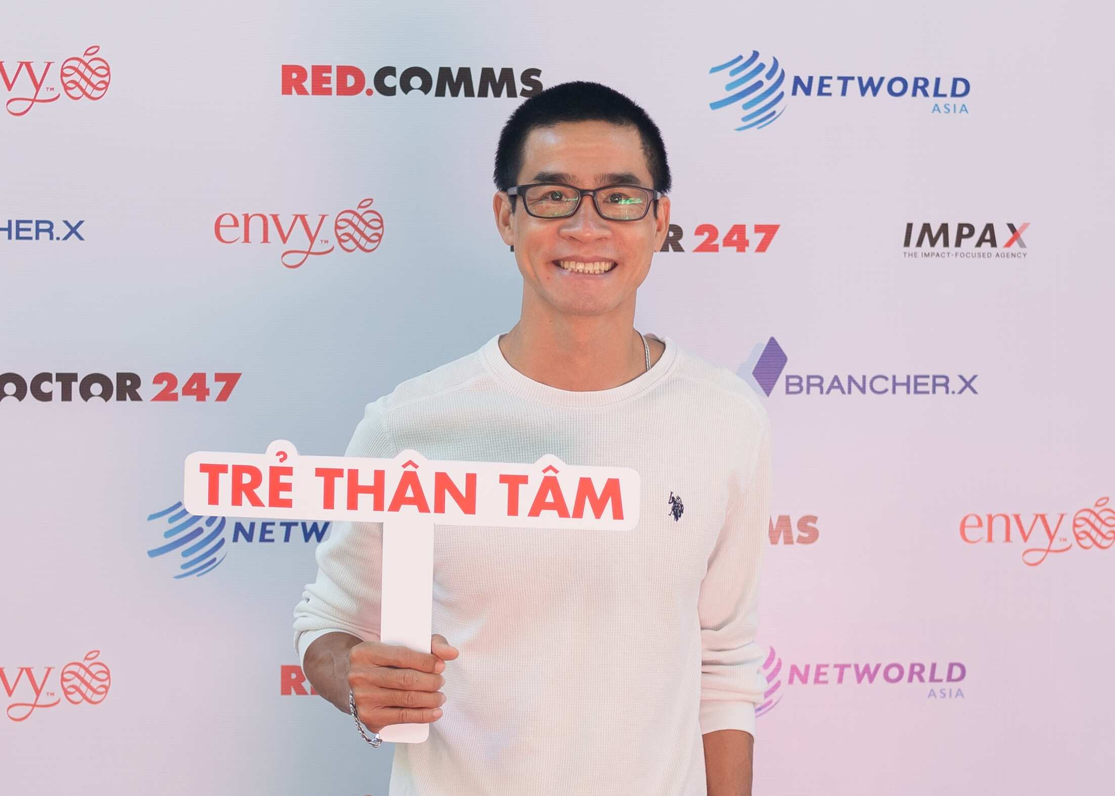 Nhà thơ Phong Việt sống khoẻ nhờ ăn ngủ ngon, nghĩ tích cực