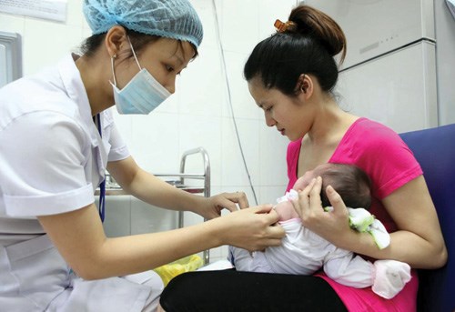Đầu năm 2024, trẻ em được ưu tiên tiêm vaccine phòng bệnh gì?