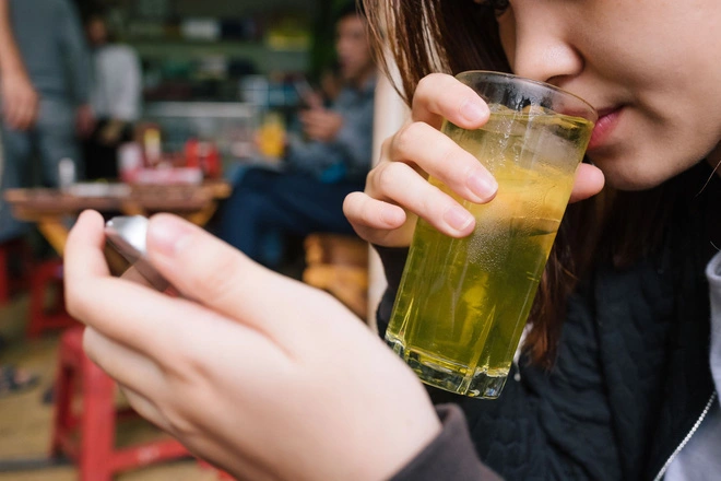 Uống trà đá mang lại 5 lợi ích gì cho sức khỏe?