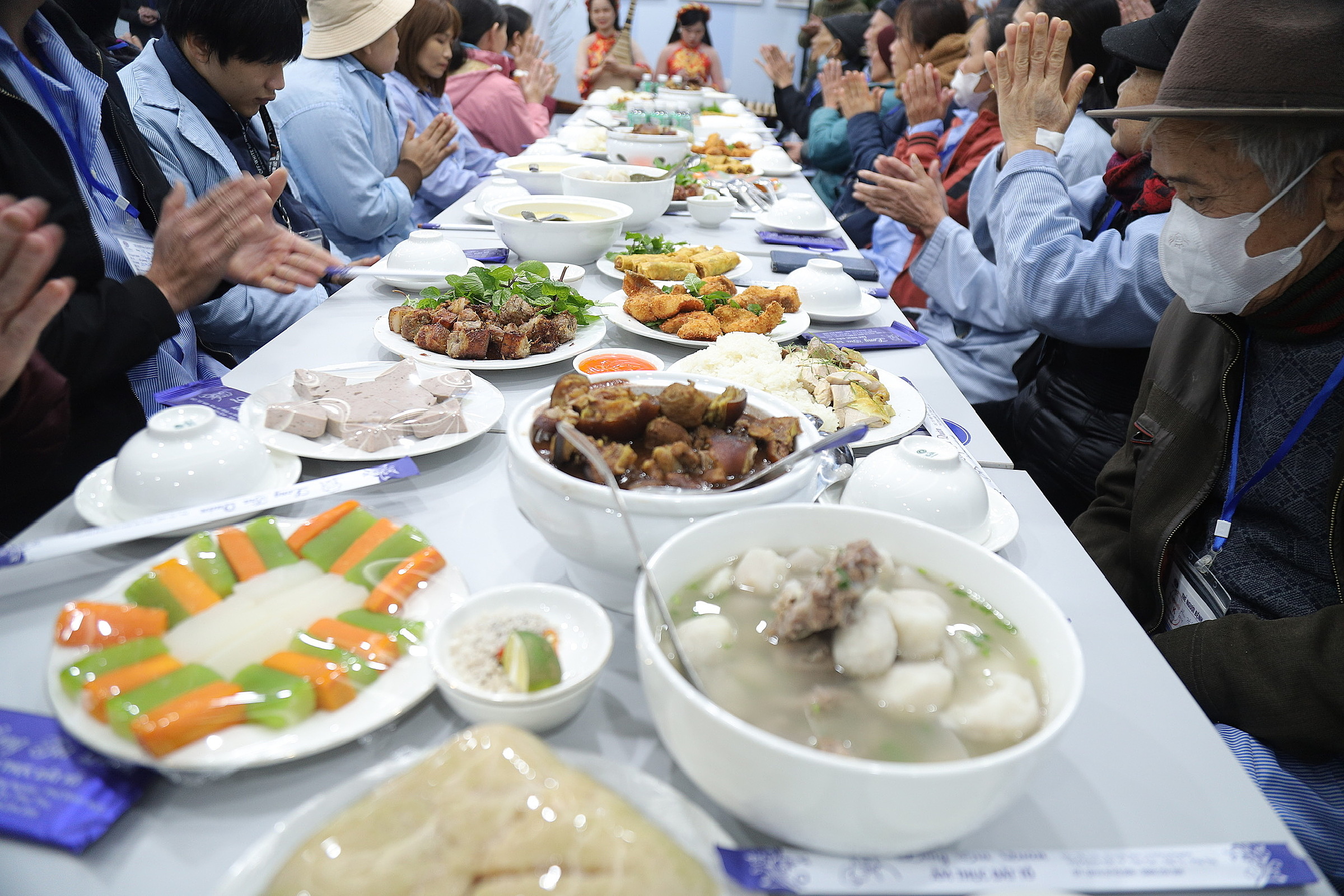 Bữa cơm tất niên ở bệnh viện ung thư