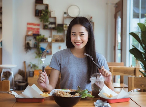 6 lời khuyên ăn uống trong năm mới: bạn nhớ ăn sáng!