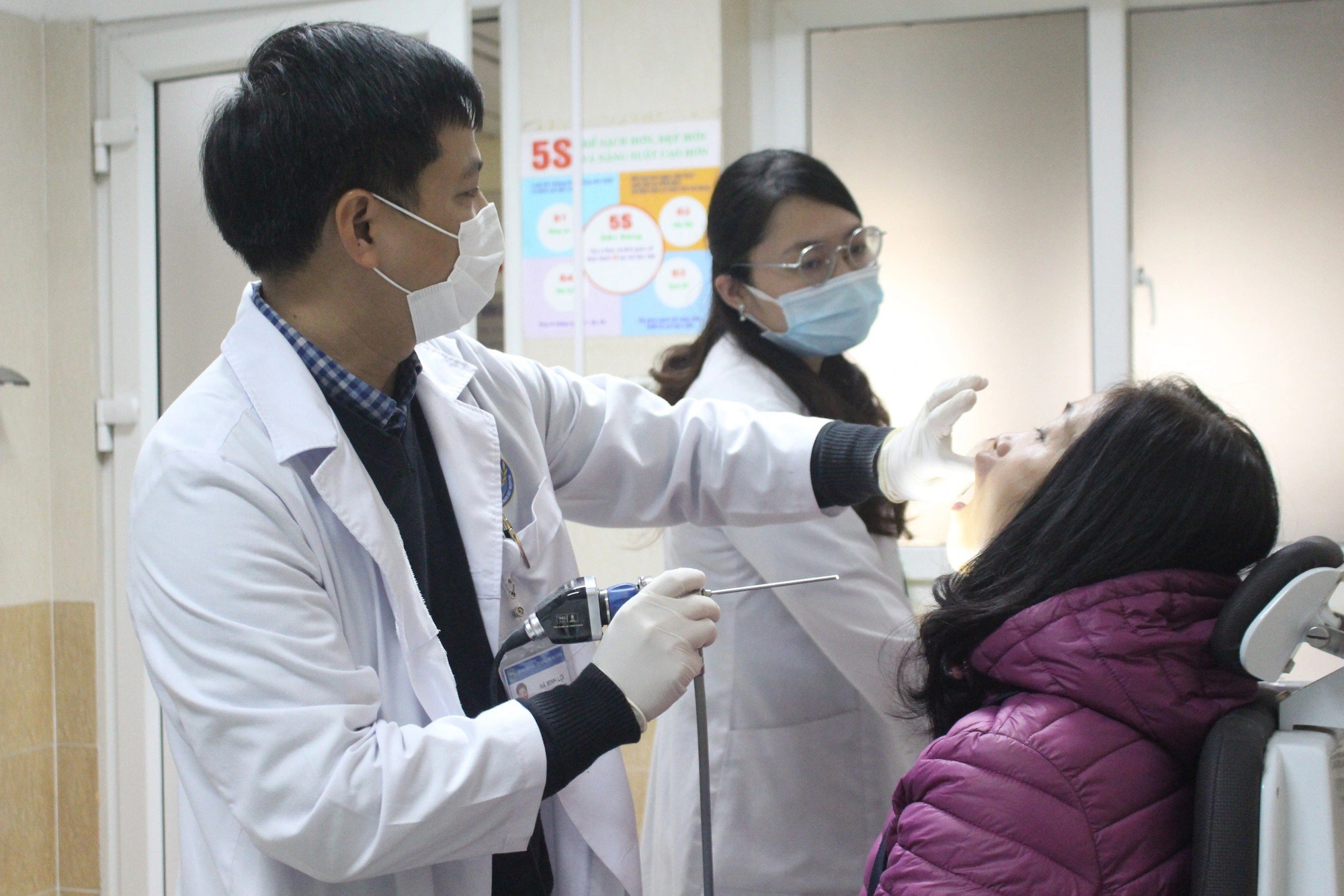 Cận Tết nhiều người sốt, ho dai dẳng, đừng tự ý dùng kháng sinh