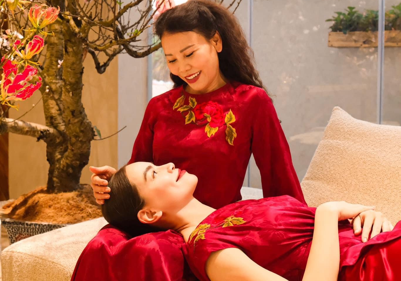 Hồ Ngọc Hà, Đàm Vĩnh Hưng… trang hoàng nhà cửa tưng bừng đón Tết