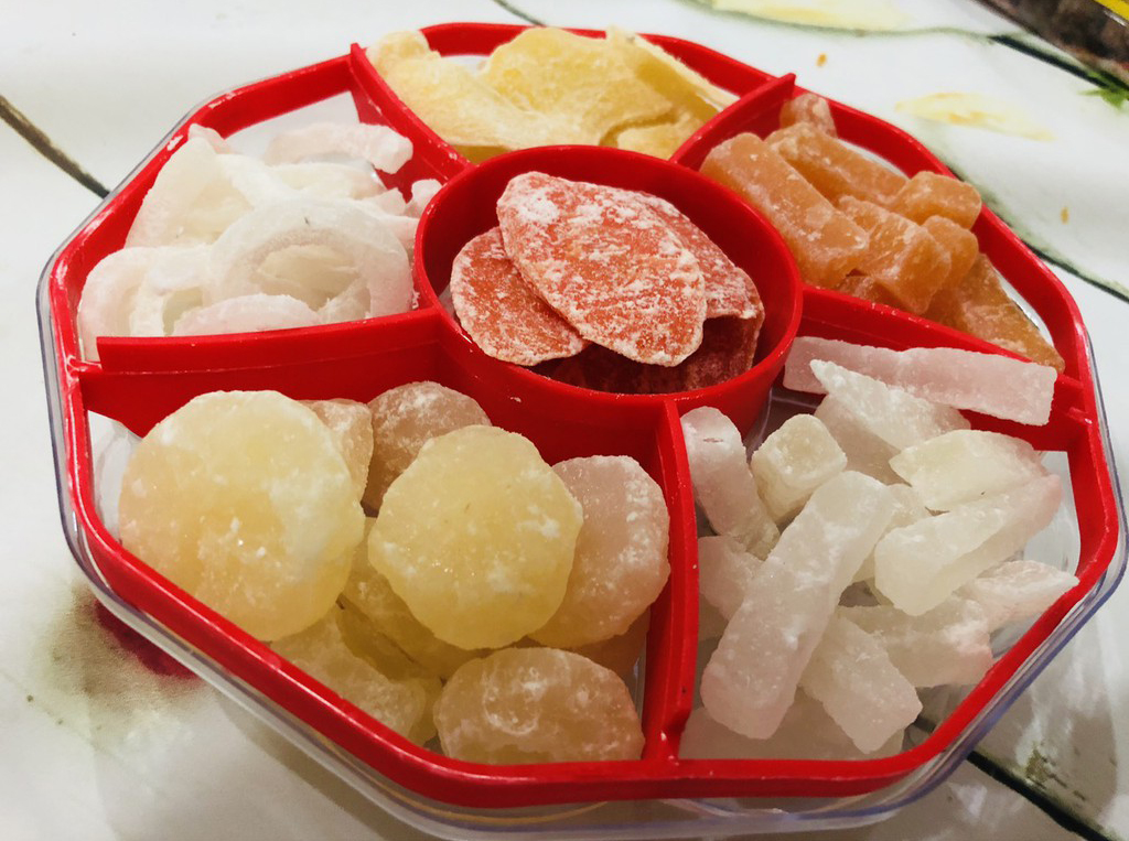 Alô, bác sĩ ơi! Tết có nên ăn nhiều mứt?