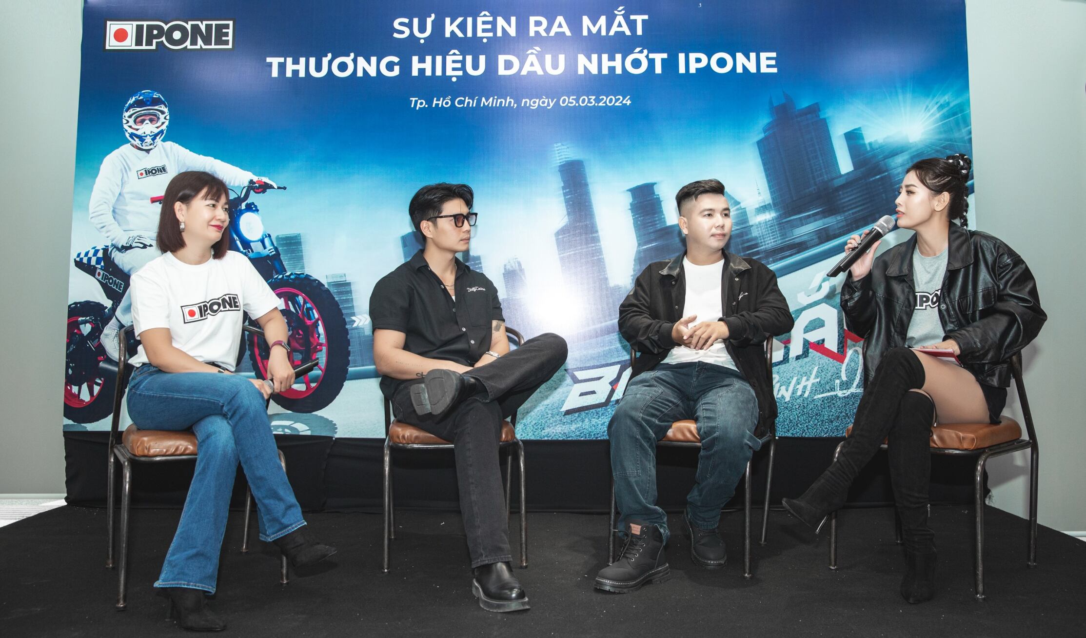 Dầu nhớt xe máy thương hiệu IPONE hương dâu tây có mặt chính thức tại Việt Nam