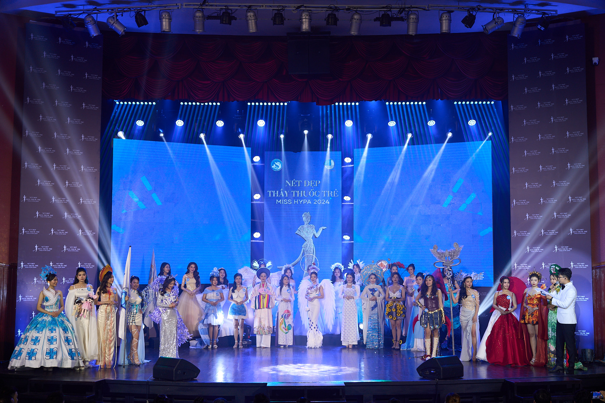 Nữ điều dưỡng đăng quang Hoa khôi tại đêm chung kết “Nét đẹp thầy thuốc trẻ”