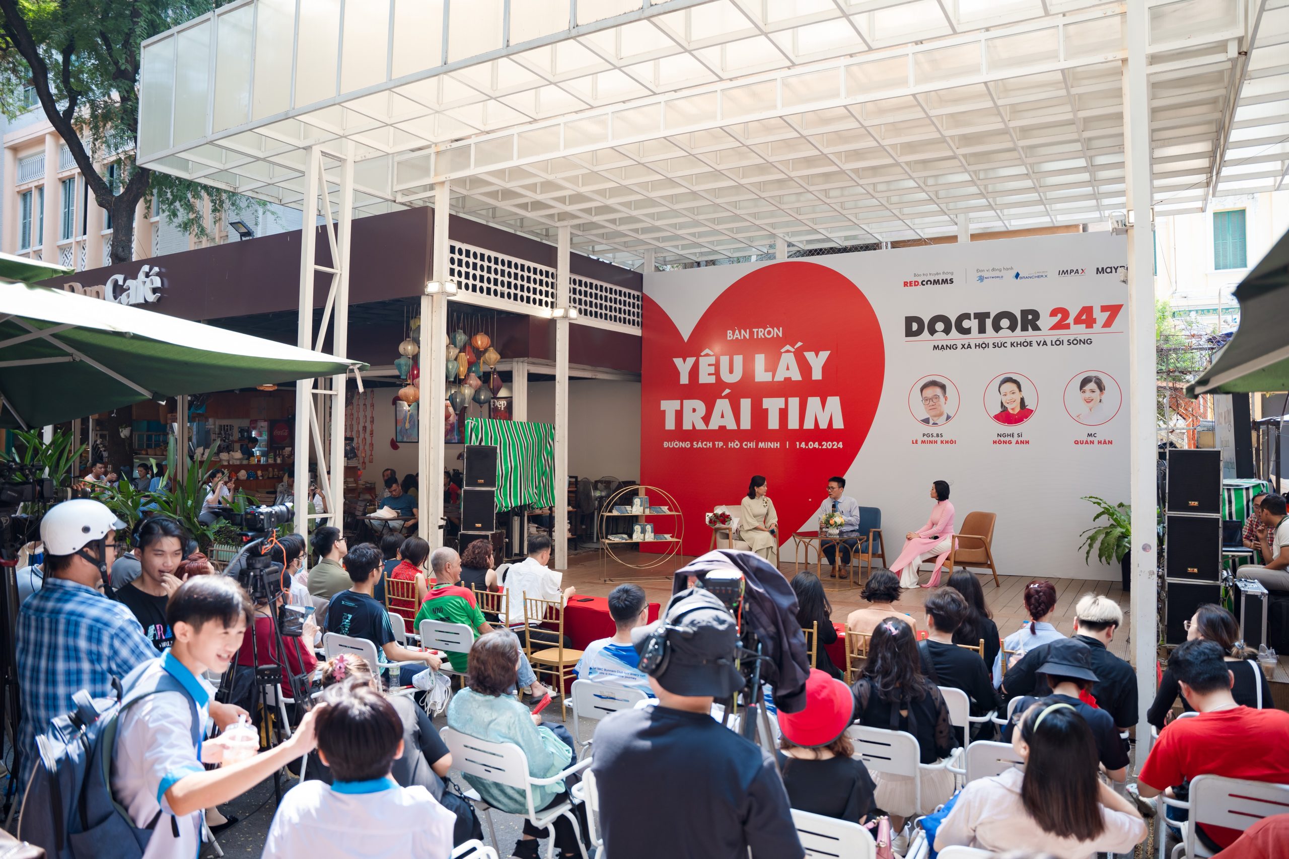 Chương trình bàn tròn ‘Yêu lấy trái tim’ thu hút khán giả tới giây phút cuối cùng