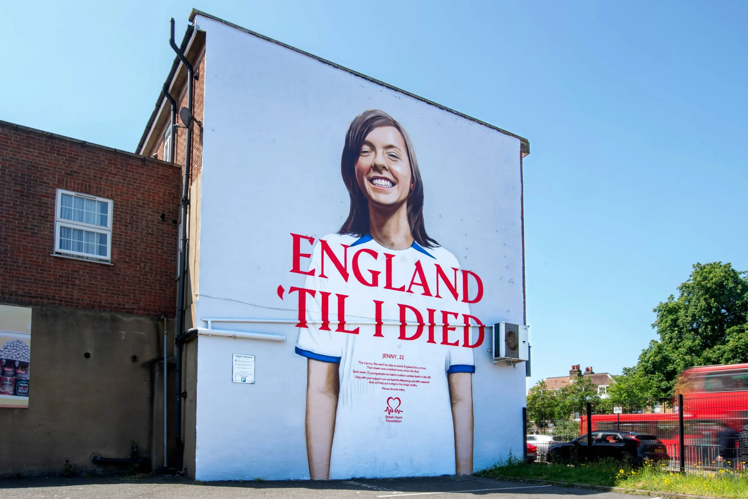 Tranh vẽ nâng cao nhận thức về bệnh tim ở Anh nhân dịp Euro 2024