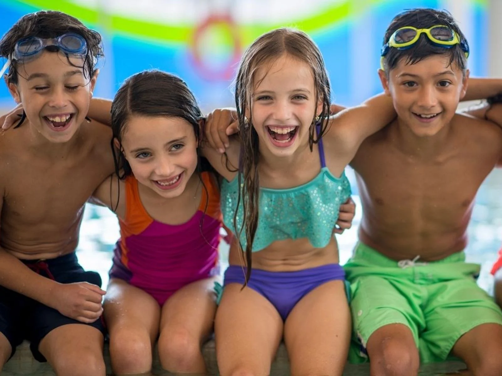 Lựa chọn màu sắc của đồ bơi có thể cứu mạng trẻ đuối nước