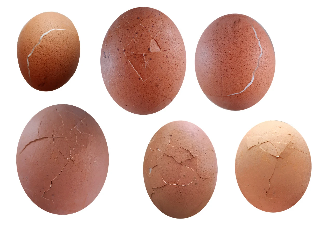 Trứng có màu lạ sau khi luộc có an toàn?