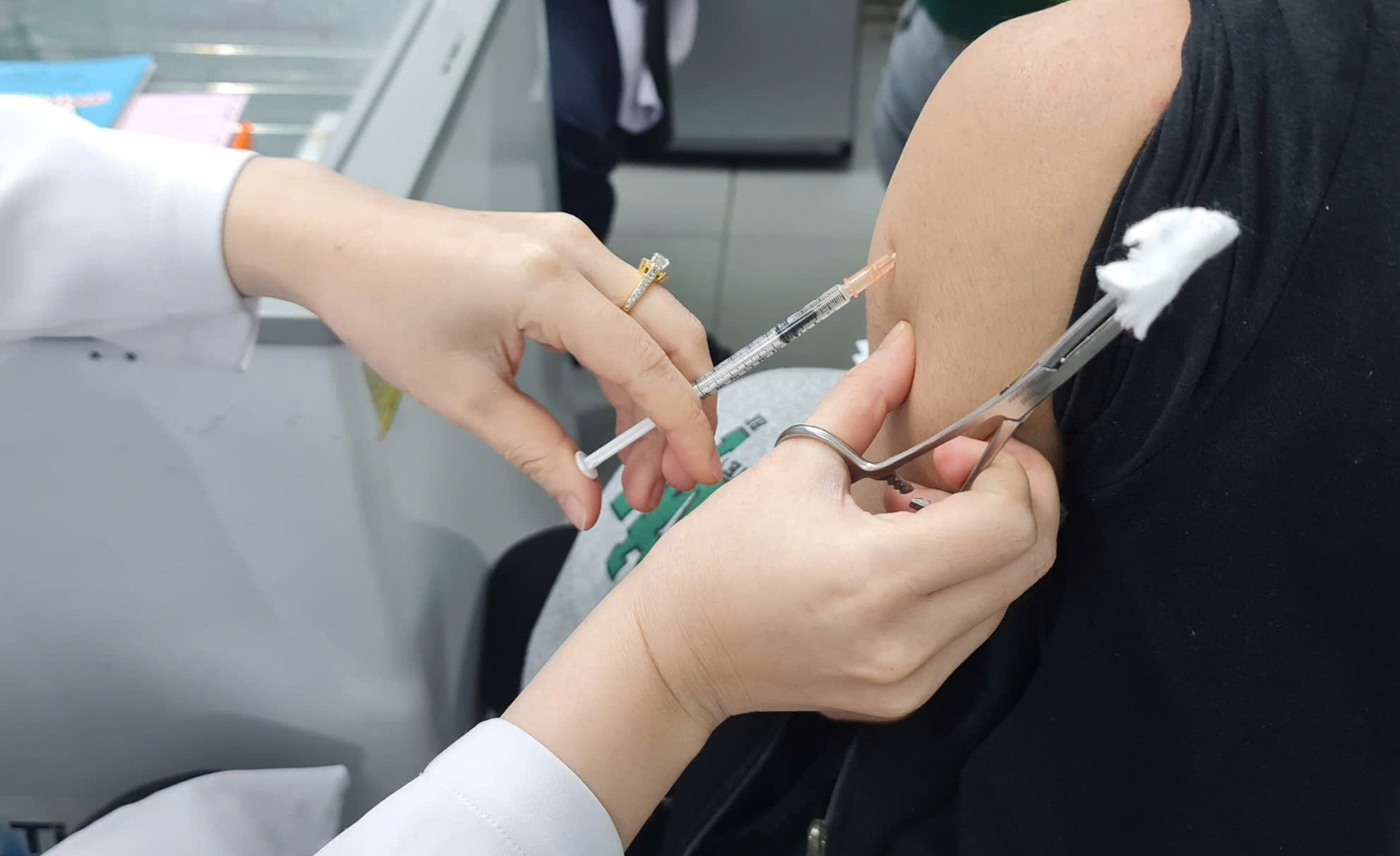 TP HCM bắt đầu tiêm một mũi vaccine sởi cho tất cả trẻ em từ 31/8