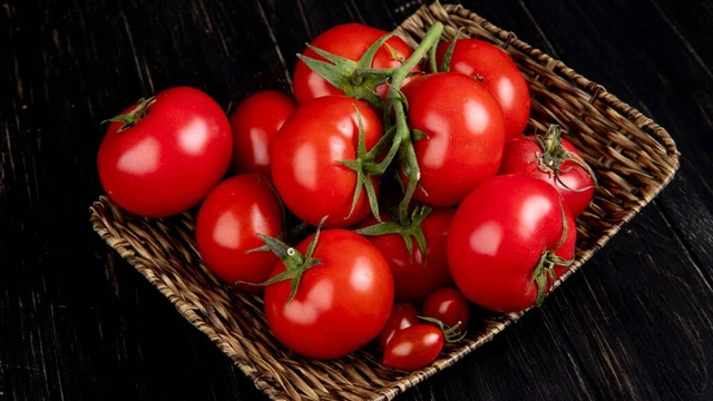 Người mắc bệnh lý dạ dày có nên ăn cà chua?