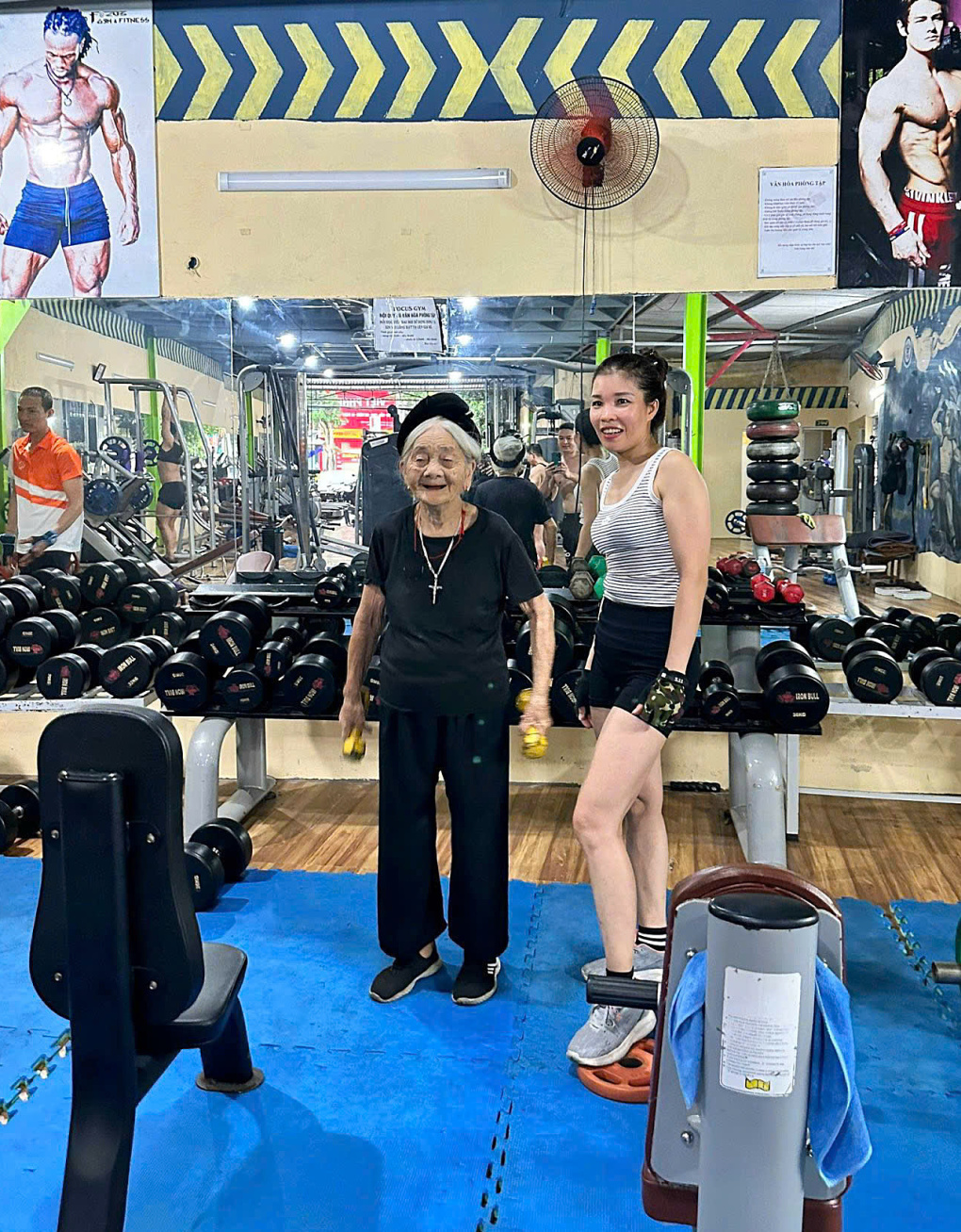 Cụ bà 96 tuổi chăm tập gym
