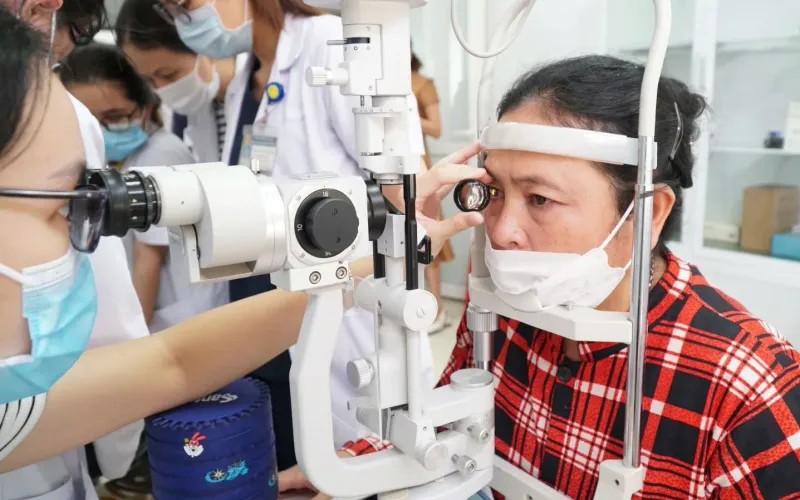 Đừng chủ quan với tình trạng khô mắt