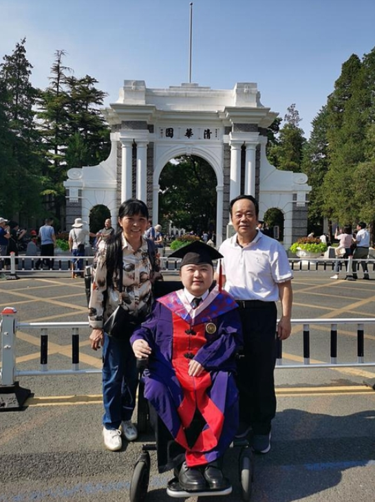 Hành trình vượt qua căn bệnh hiếm của tiến sĩ đại học Thanh Hoa