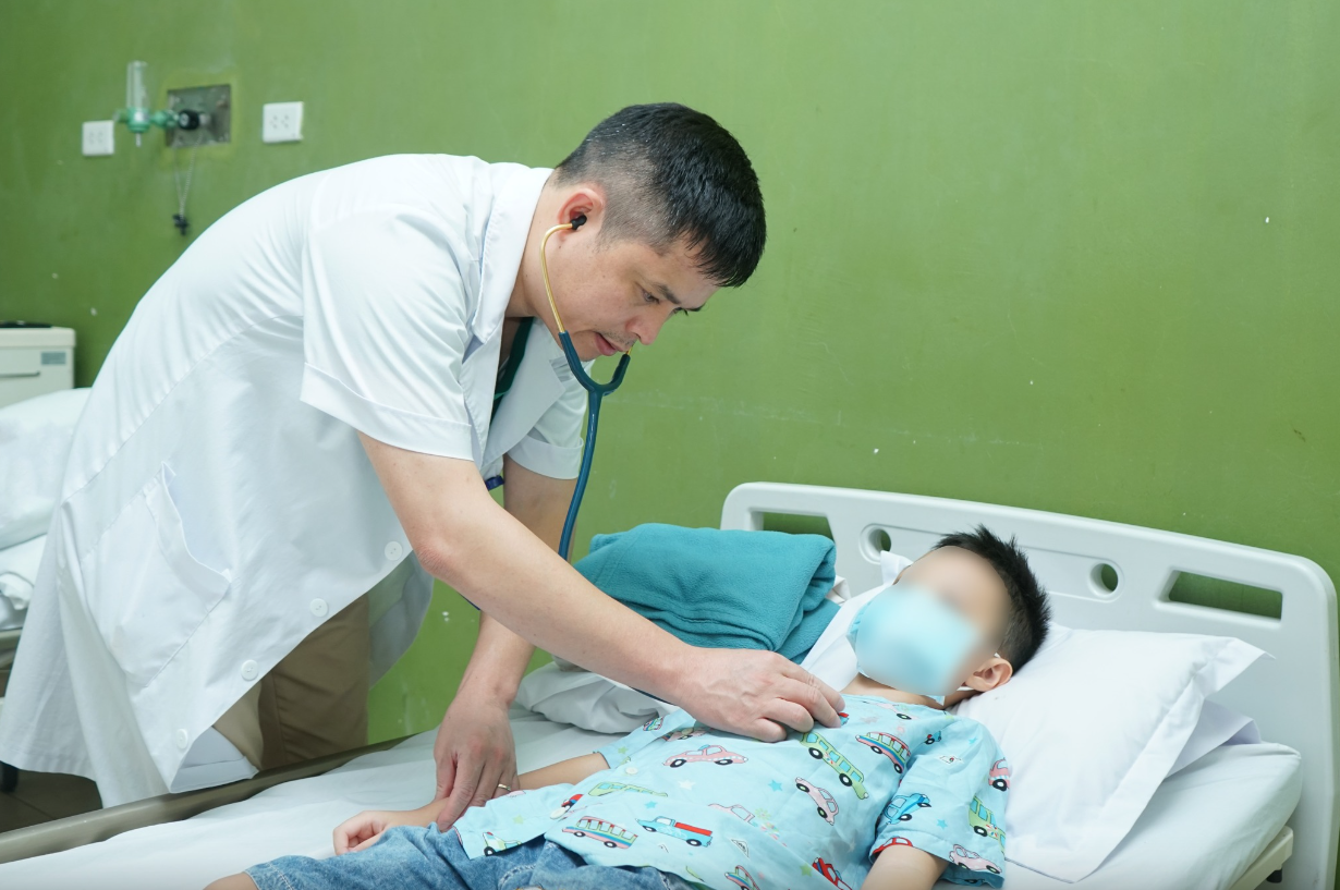 Thay van động mạch phổi qua da cho bệnh nhi tim bẩm sinh phức tạp