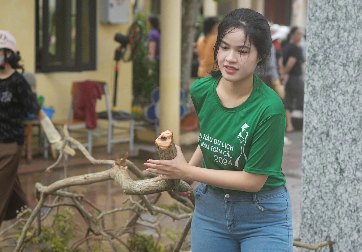 40 thí sinh Hoa hậu Du lịch Việt Nam toàn cầu hỗ trợ khắc phục hậu quả sau bão Yagi