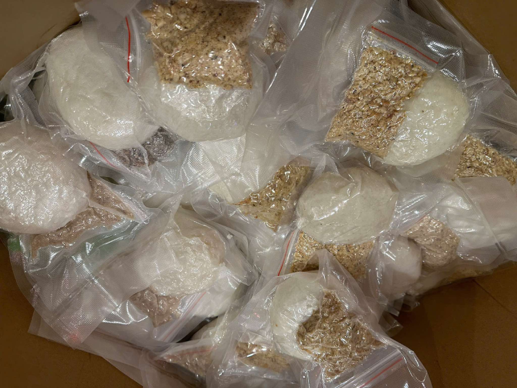 Khuyến cáo về an toàn thực phẩm hỗ trợ người dân vùng bão lũ