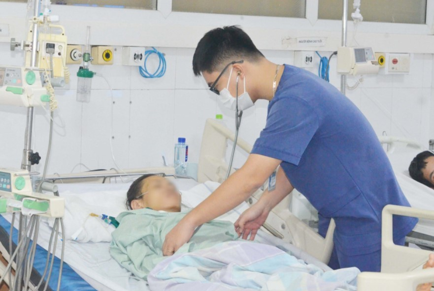 Đọc báo giùm bạn 27/9/2024: Hai người mẹ hiến thận cứu 2 con. Cắt bỏ khối u ngực nặng khoảng 10kg. Vào viện cấp cứu vì khát nước liên tục