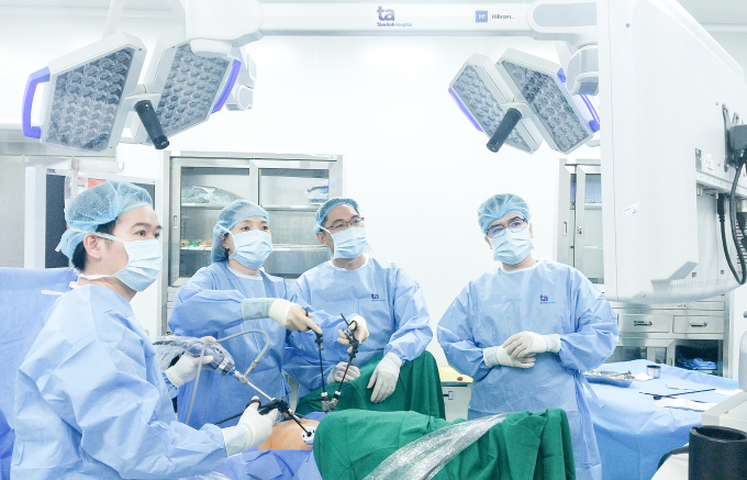 Câu chuyện về người phụ nữ 30 năm sa bàng quang