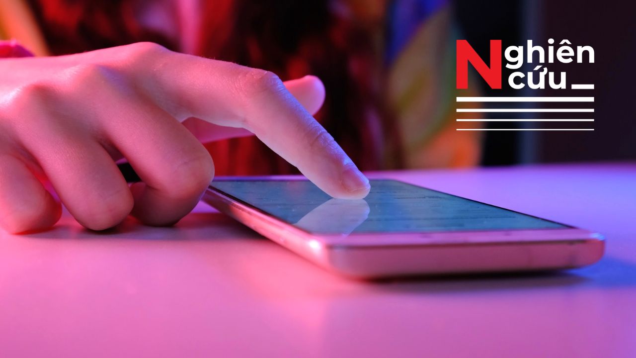 Dành hơn 4 giờ trước màn hình mỗi ngày làm tăng nguy cơ lo âu và trầm cảm ở “tuổi teen”