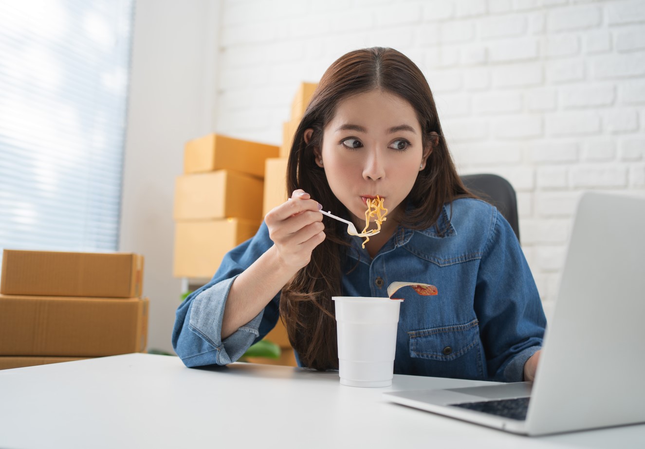 Chuyện trò chuyện trọ [kỳ 3]: Sinh viên và câu chuyện bữa ăn