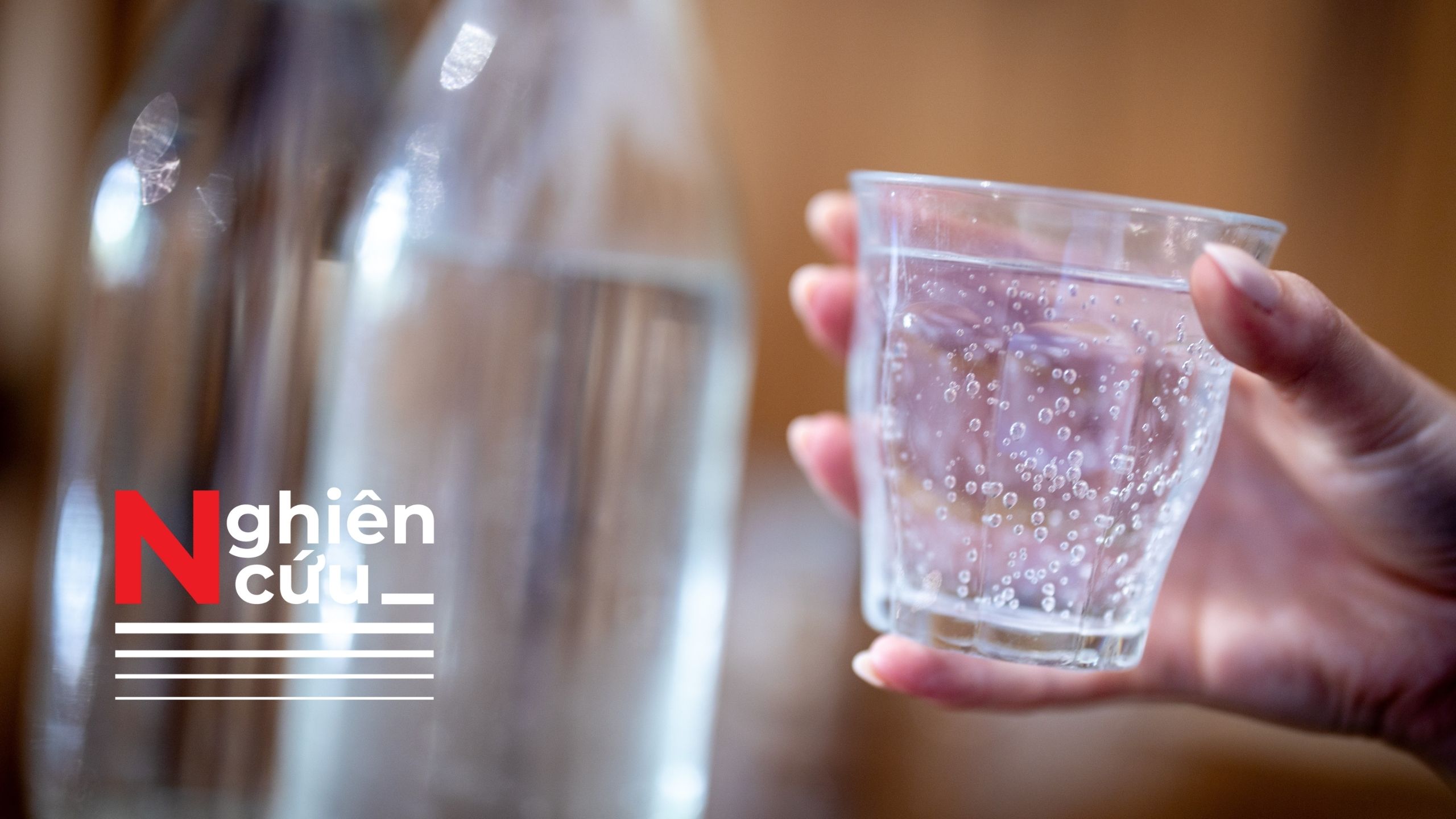 Tết này thử ngay: Nghiên cứu chỉ ra nước có ga giúp giảm cân