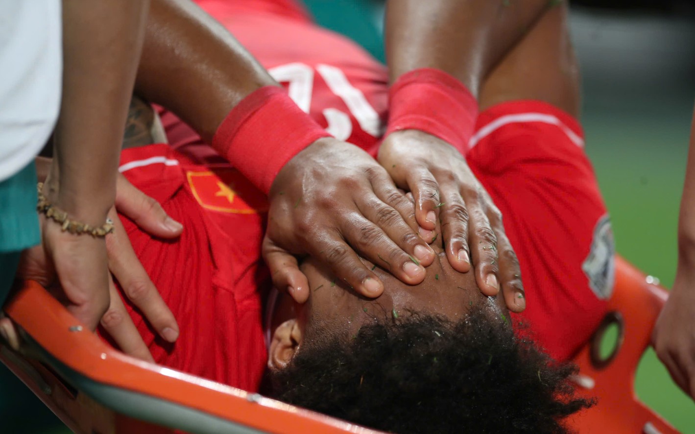 Chấn thương của Xuân Son liệu có mau hồi phục? Nhìn từ những trường hợp hy hữu tương tự