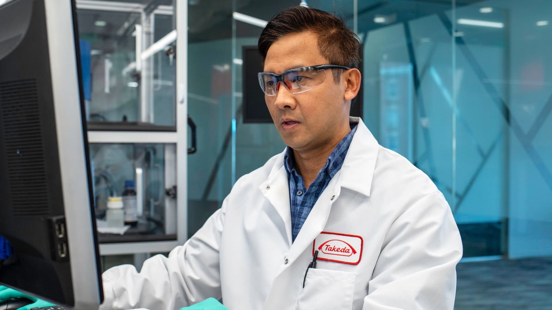 Chuyển động doanh nghiệp 10/02/2025: AstraZeneca và Takeda nỗ lực tìm ra giải pháp chăm sóc sức khỏe toàn diện