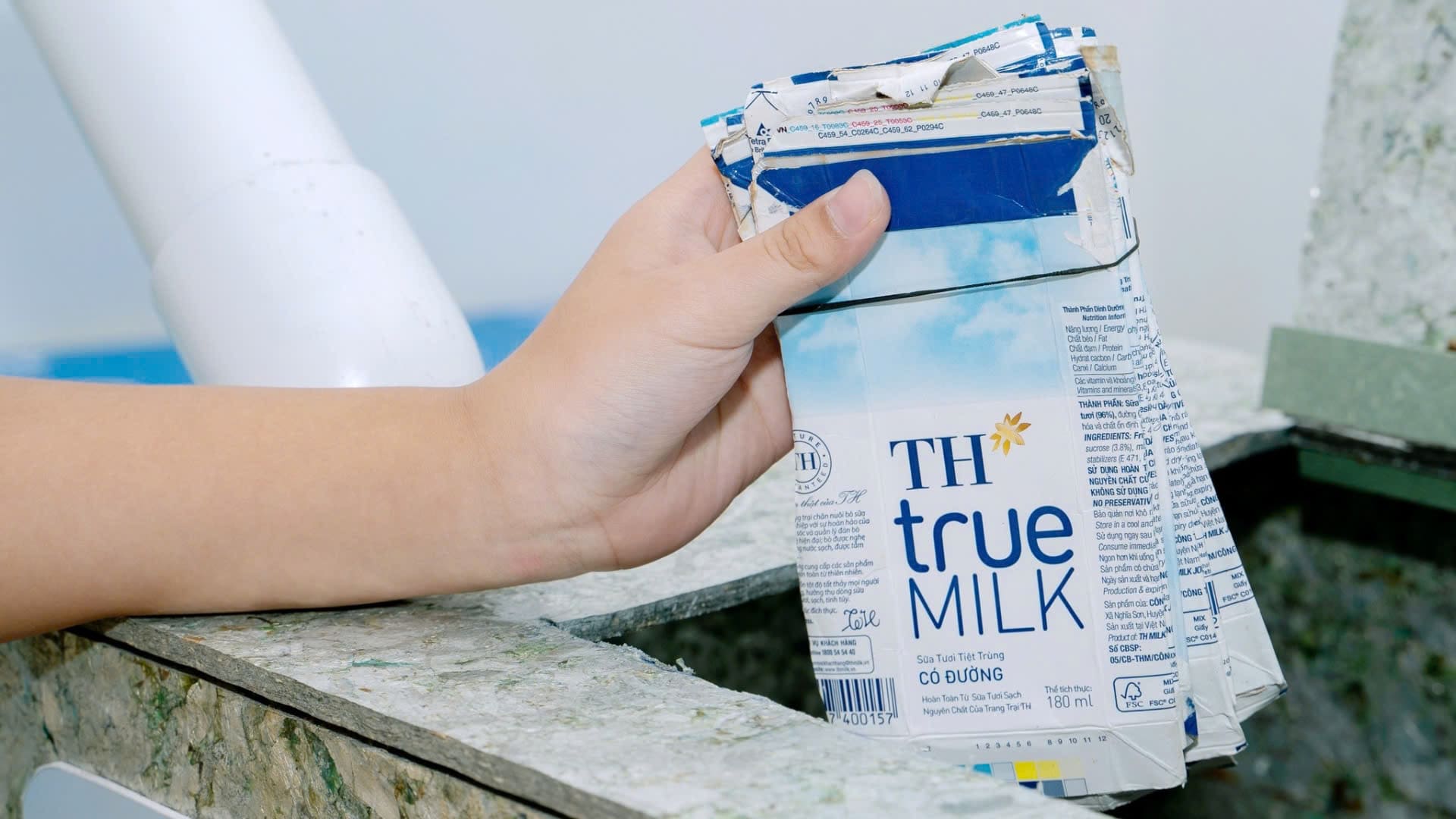 Chuyển động doanh nghiệp 21/03/2025: TH Group đẩy mạnh triển khai các hoạt động bảo vệ môi trường