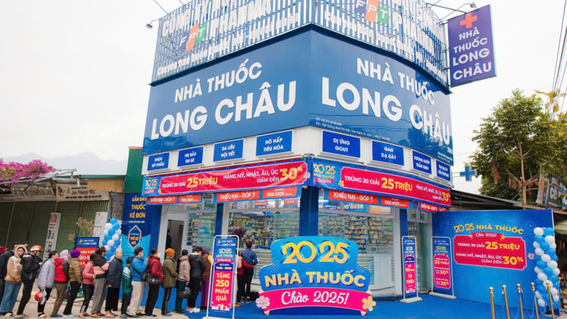 Chuyển động doanh nghiệp 25/03/2025: FPT Long Châu chính thức phân phối mỹ phẩm Nhật Bản