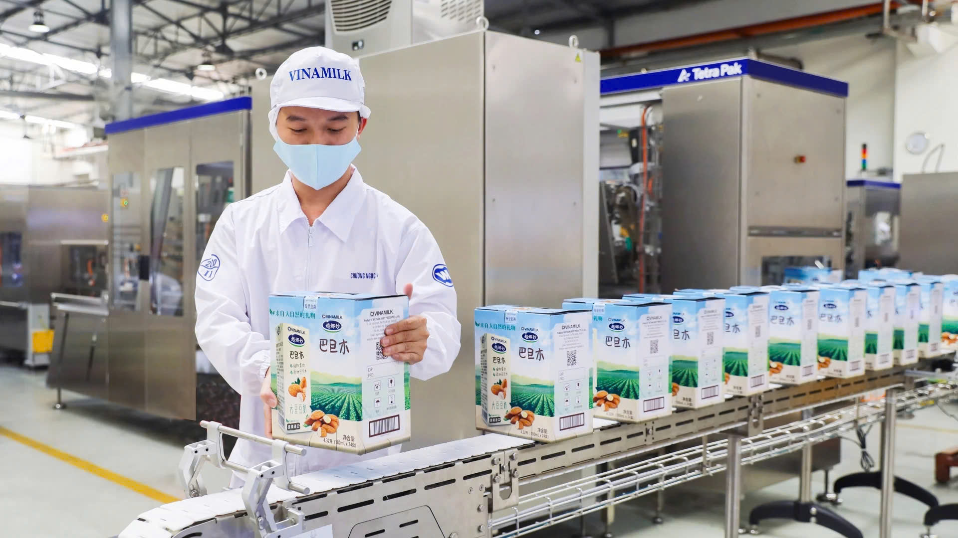 Chuyển động doanh nghiệp 19/03/2025: Vinamilk đạt kết quả tích cực ở thị trường quốc tế, được Thủ tướng đến thăm nhà máy thịt bò