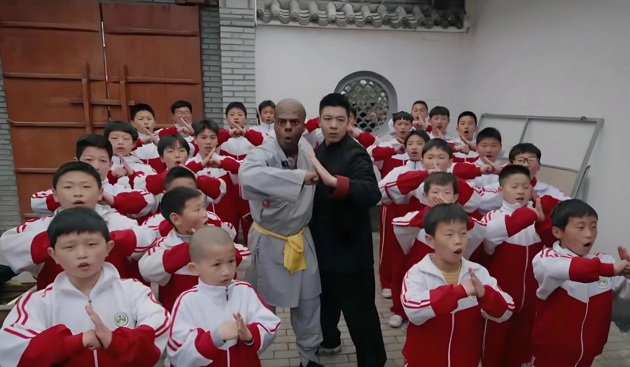 Từ Super Idol cho đến “The Karate Kid”, IShowSpeed còn có thể làm gì nữa?