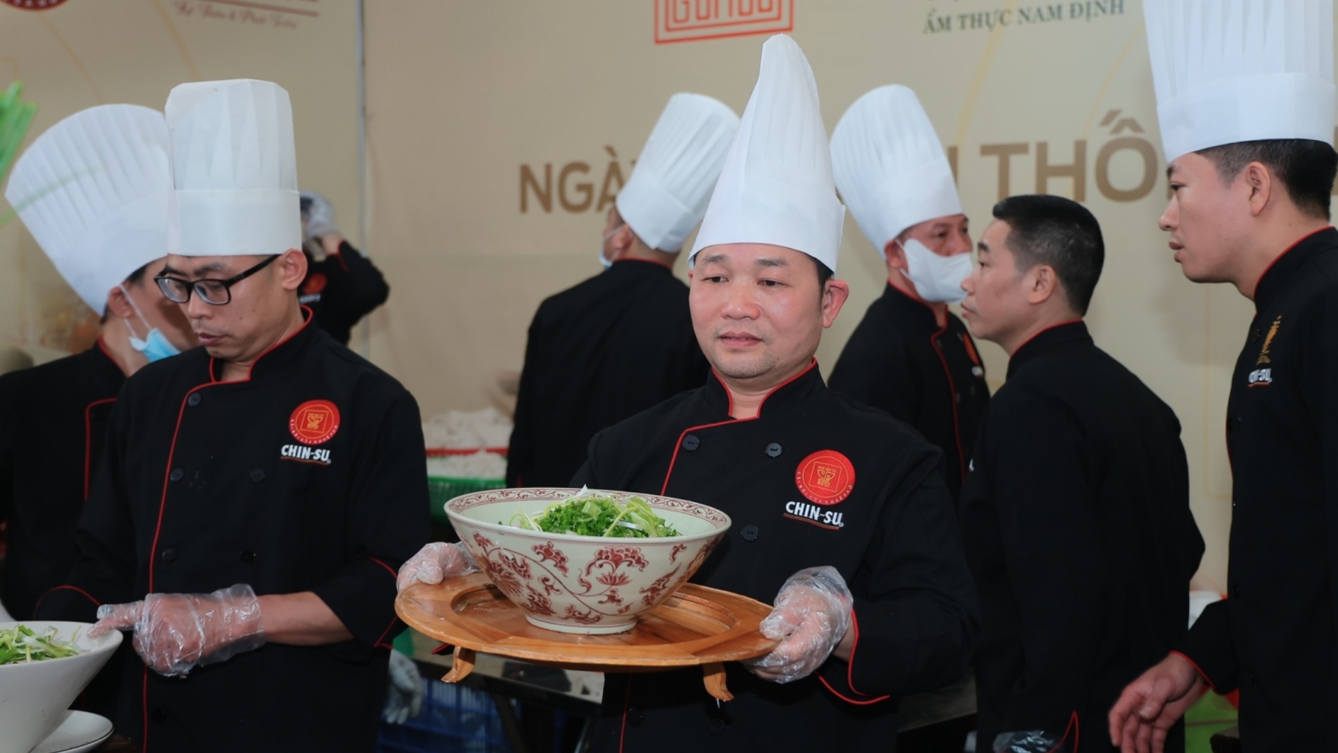 Chuyển động doanh nghiệp 16/04/2025: Masan Consumer và hành trình tôn vinh phở Việt