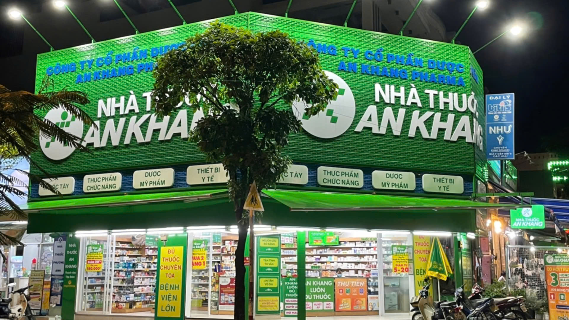 Chuyển động doanh nghiệp 16/05/2025: Thế cục mới trong cuộc đua của ba chuỗi nhà thuốc Việt