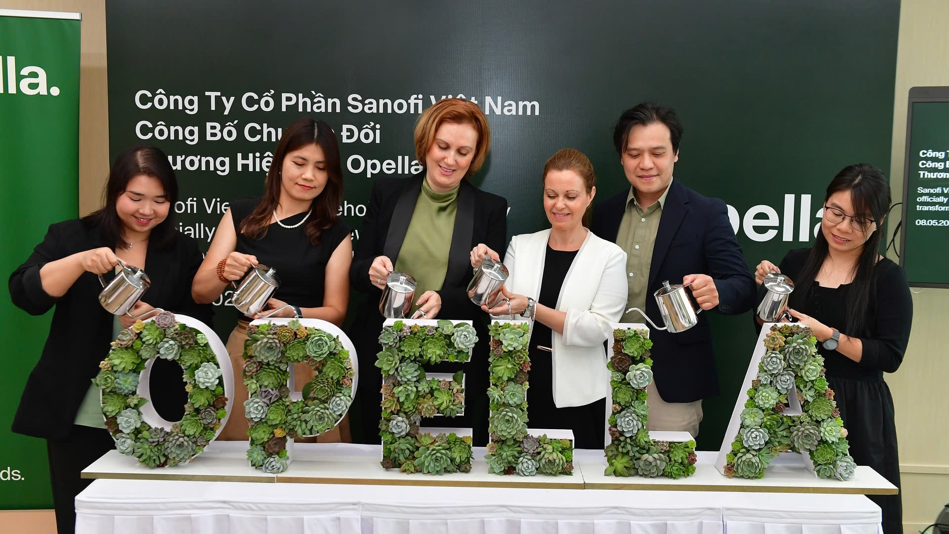 Chuyển động doanh nghiệp 12/05/2025: Mảng chăm sóc sức khỏe của Sanofi chính thức tách ra độc lập